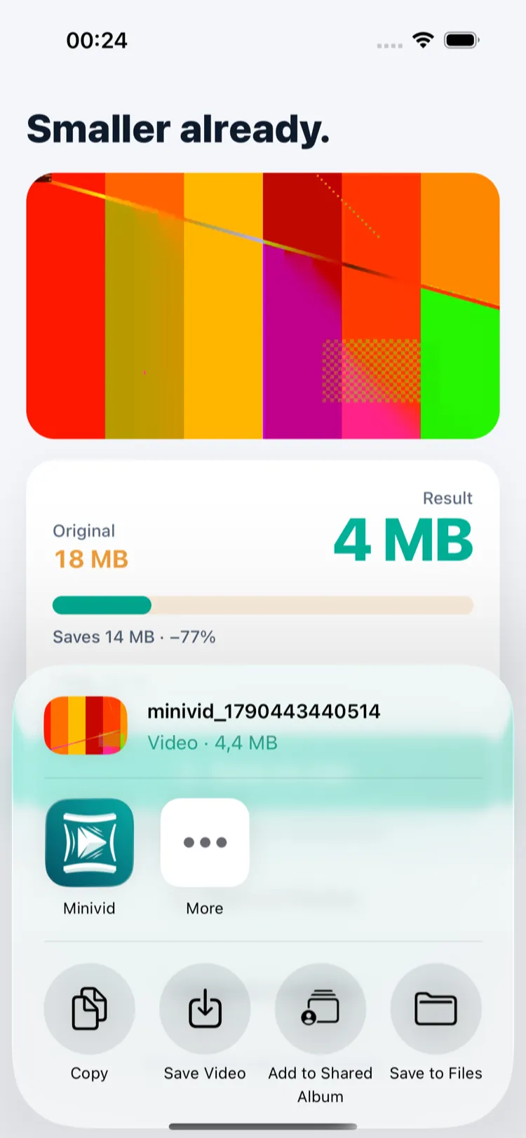 Màn hình kết quả: video 18 MB nén còn 4 MB, bảng chia sẻ của iOS tự mở